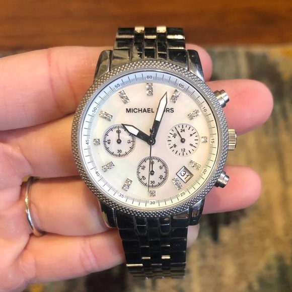 Michael Kors watch - Picture 1 of 3